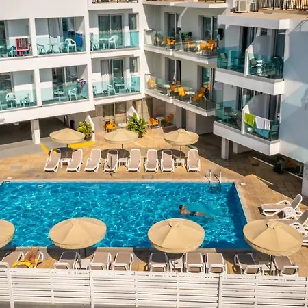 A Maos Apartahotel 4*