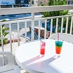 A Maos Aparthotel