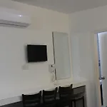 A Maos מלון דירות 4*