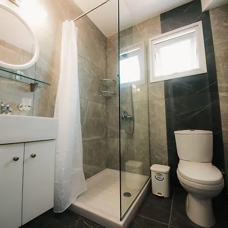 A Maos Apart Otel Aya Napa