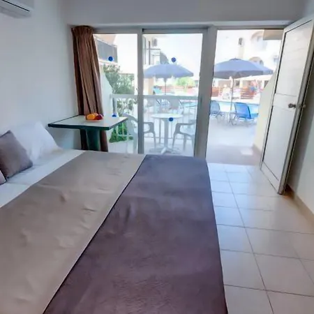 어 마오스 아파트먼트 4*