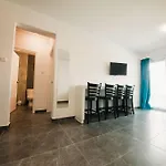 A Maos 4* أيا نابا