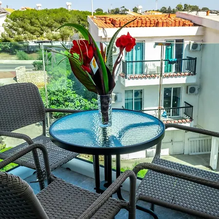 A Maos Aparthotel