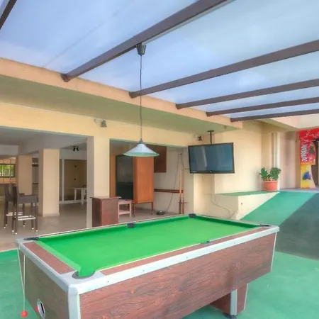 Apartmanhotel A Maos Ajía Nápa