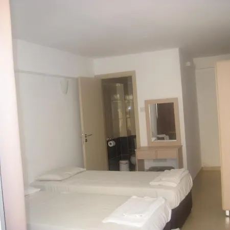 A Maos 4* Ajía Nápa