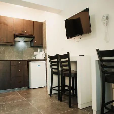 A Maos Apartmanhotel Ajía Nápa